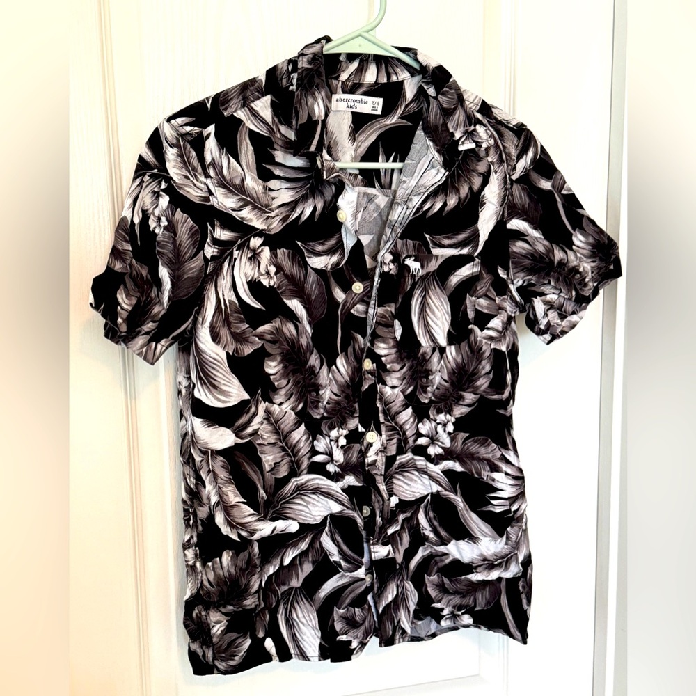 NWOT Abercrombie Kids Surf shirt size 15/16